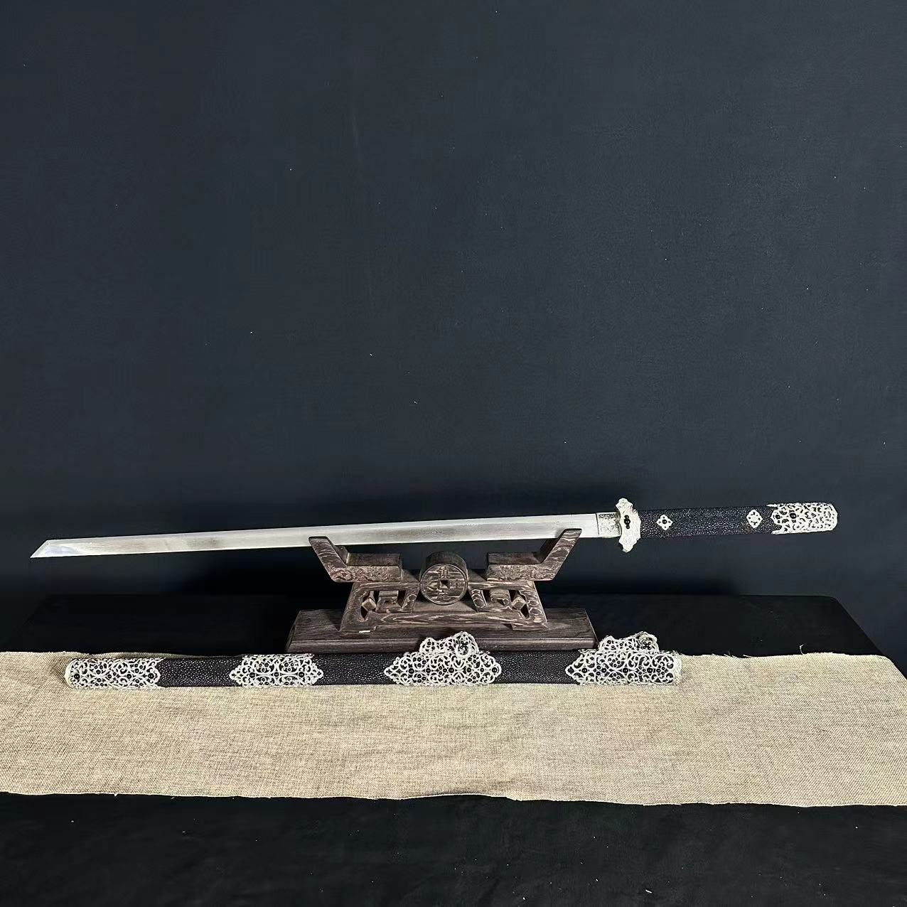 【珠云唐刀】软鱼皮黑玛瑙白铜装具毛铁夹钢锻龙泉宝剑收藏品未开刃