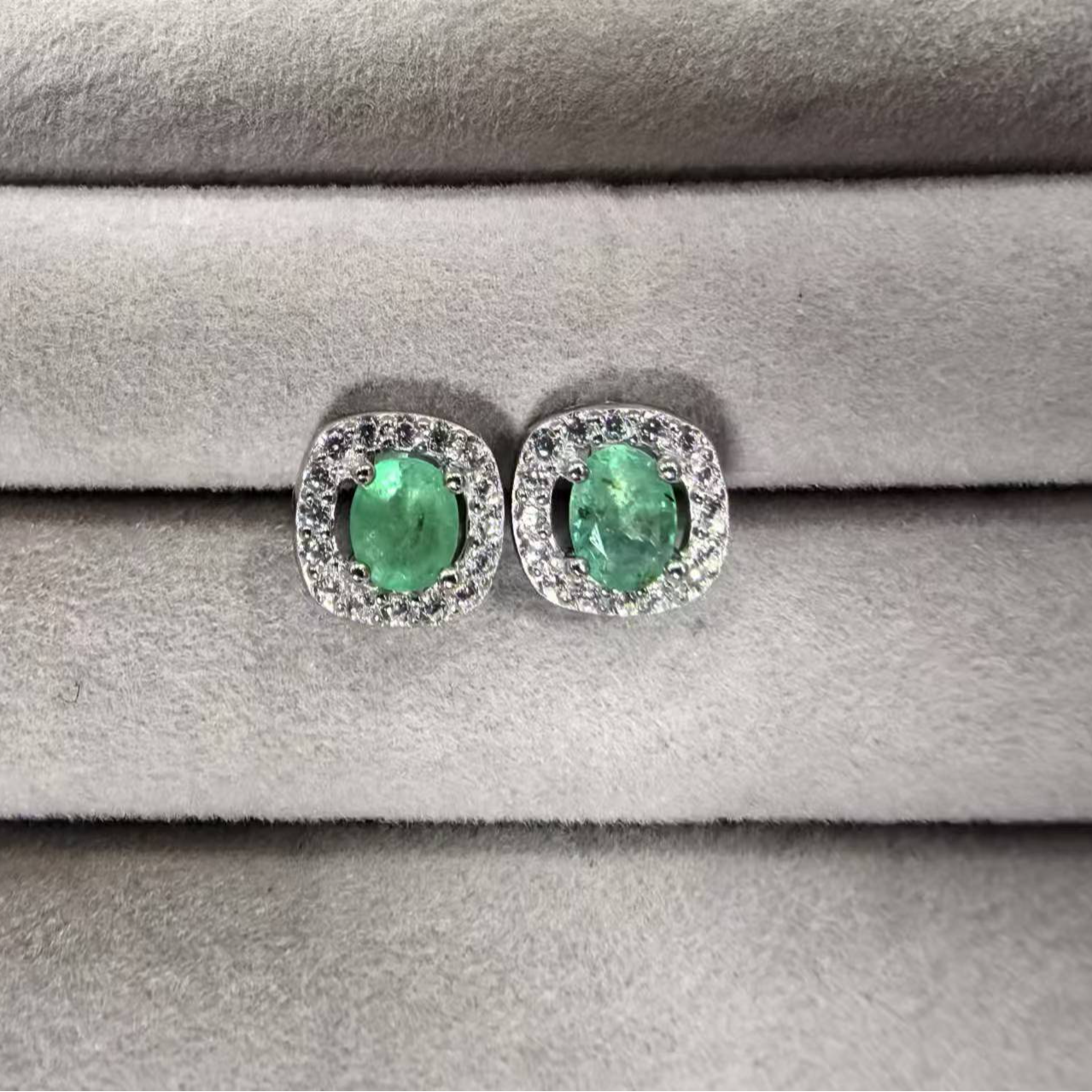 高端天然祖母绿S925银镀金耳钉E10875-9基地发货配证书