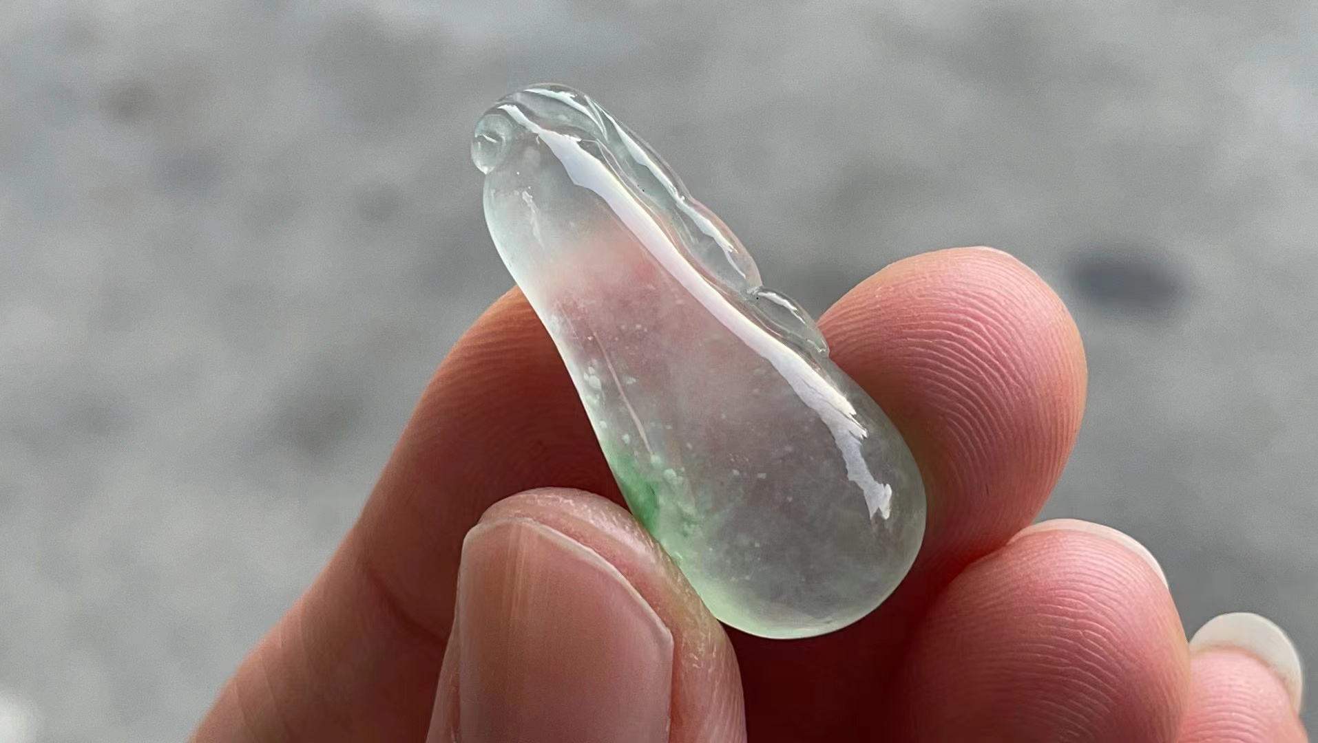 缅甸天然翡翠A货飘彩福瓜吊坠冰透镶嵌高冰种精雕俏色通透女士