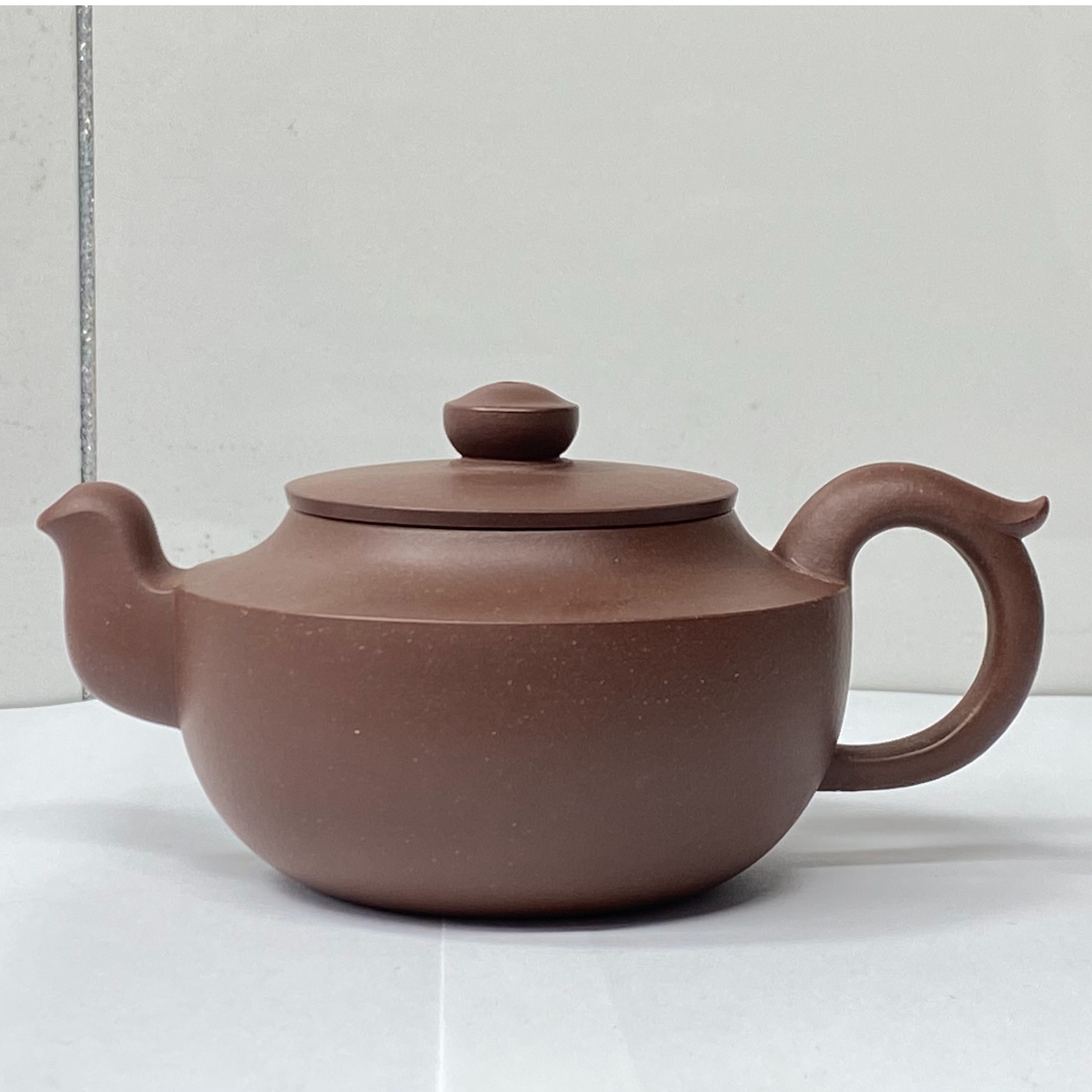 和欢壶，器型优美，线条流畅，泥料：原矿紫泥 容量：240ml左右