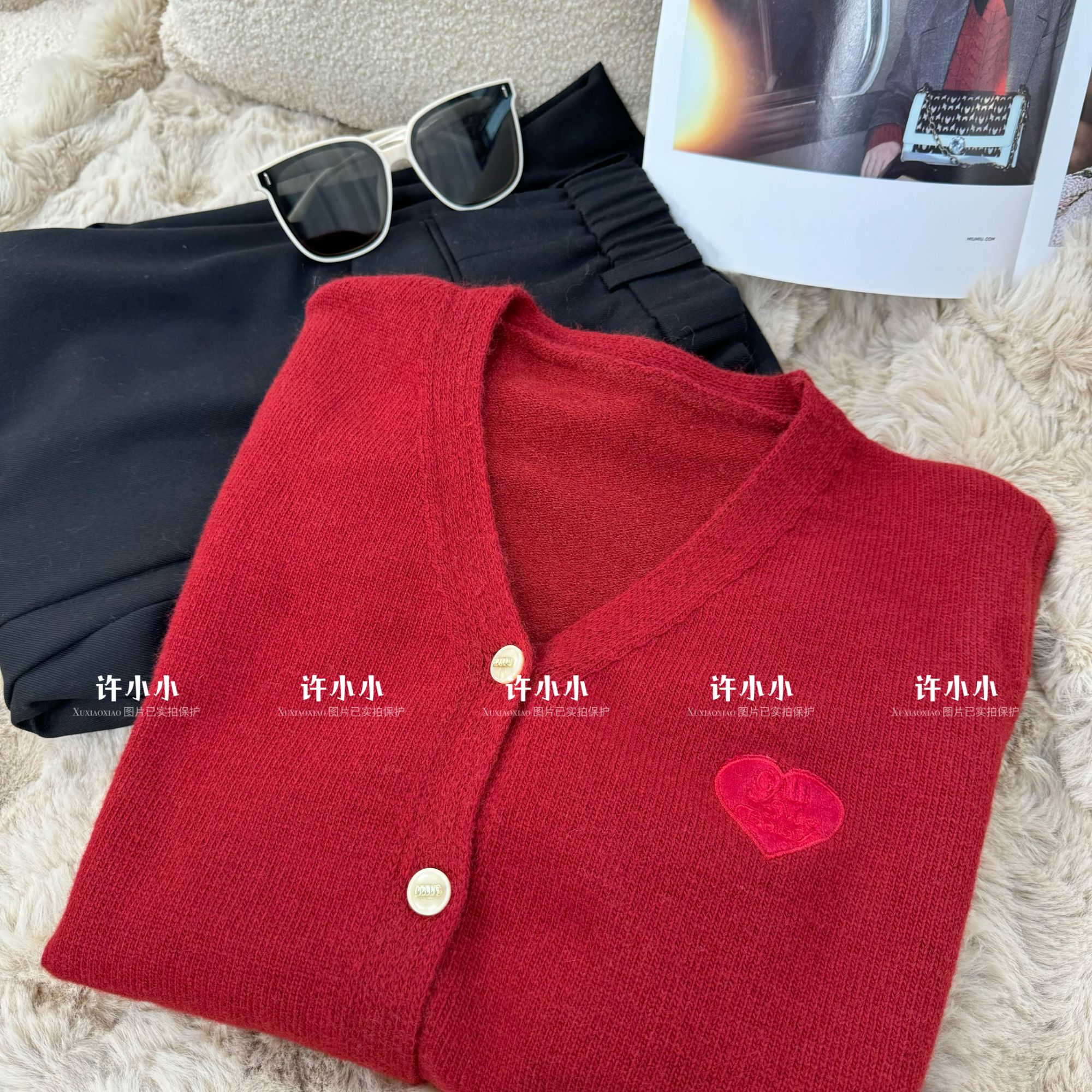 许小小 韩系时尚设计感休闲爱心刺绣V领针织开衫秋季长袖外搭4087