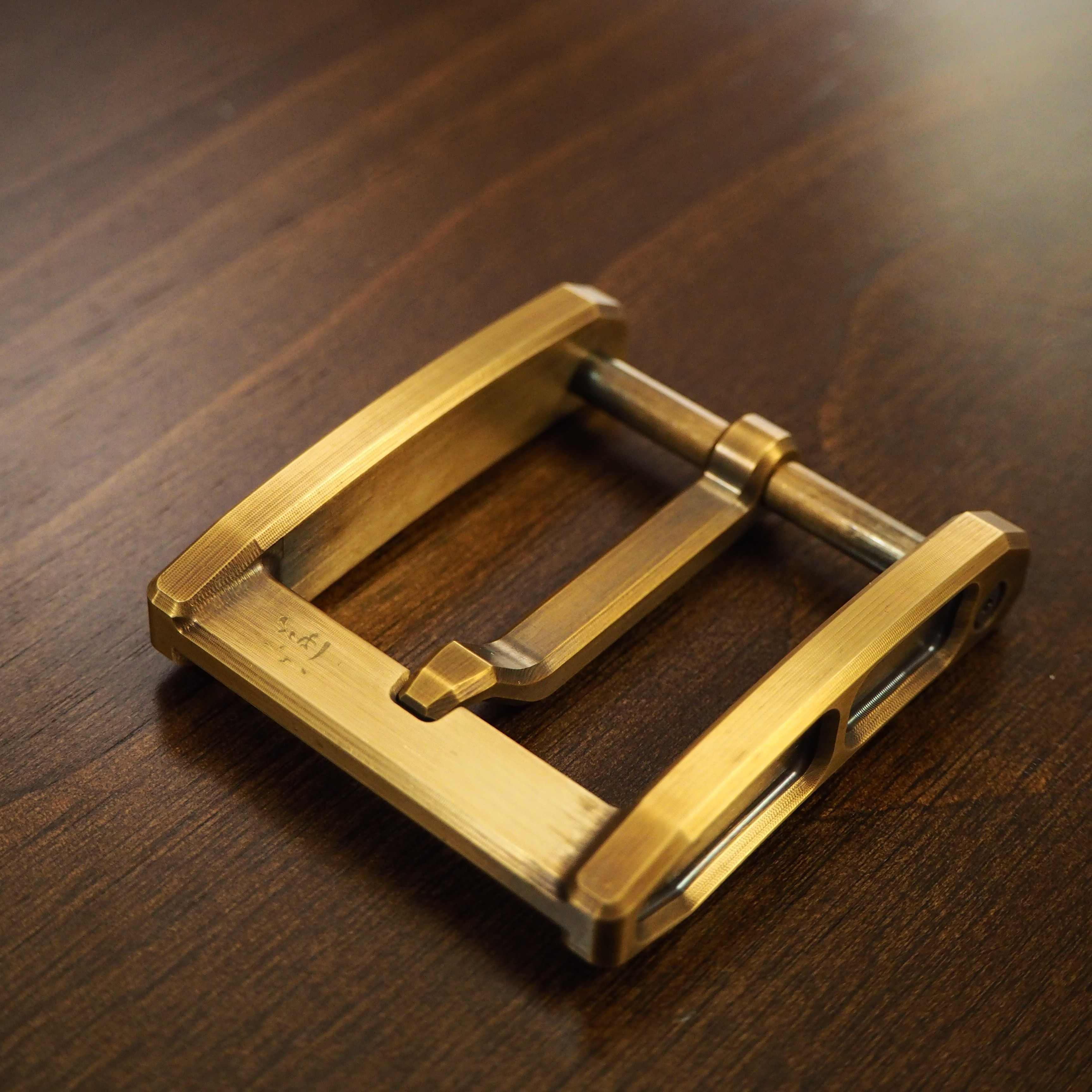 西风黄铜D扣鹿角纹银标男士皮带复古扣