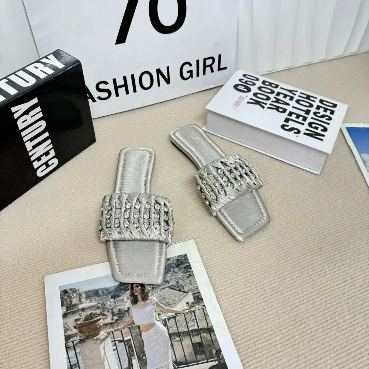 2024新款时尚休闲百搭女款凉鞋/MZJ/1559-1