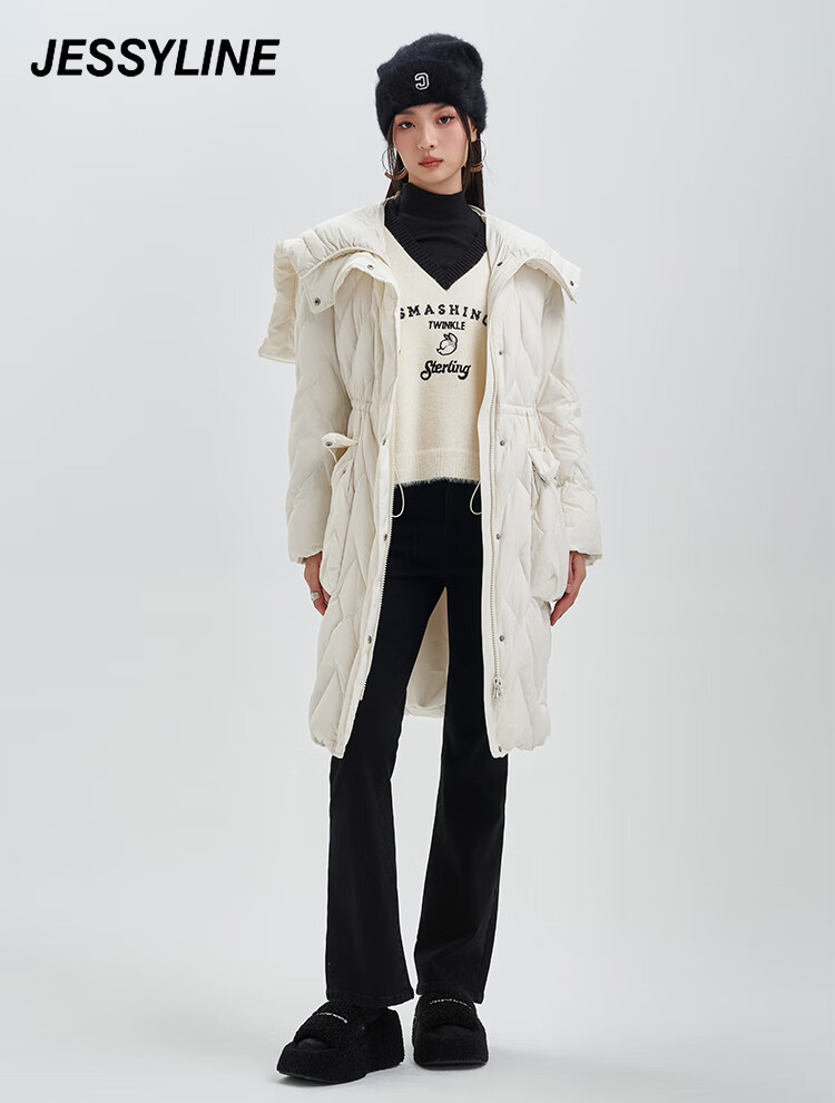 jessyline秋冬新品 杰茜莱时尚米白色中长款连帽羽绒服 343208157