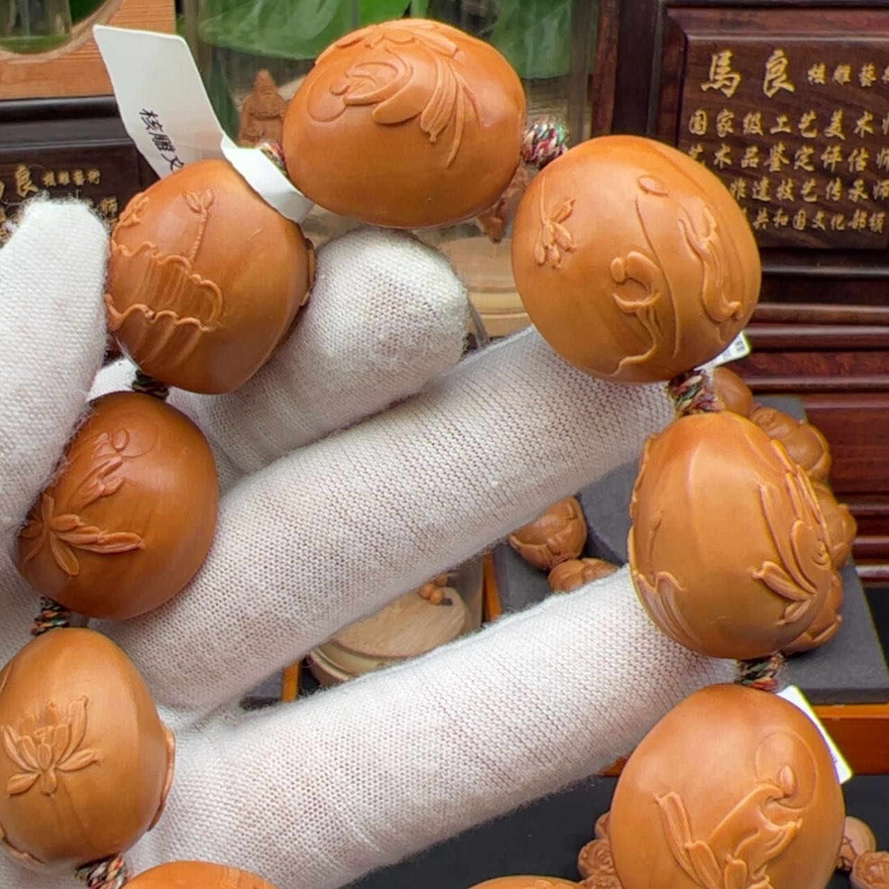 【闪购商品】橄榄核核雕五***座