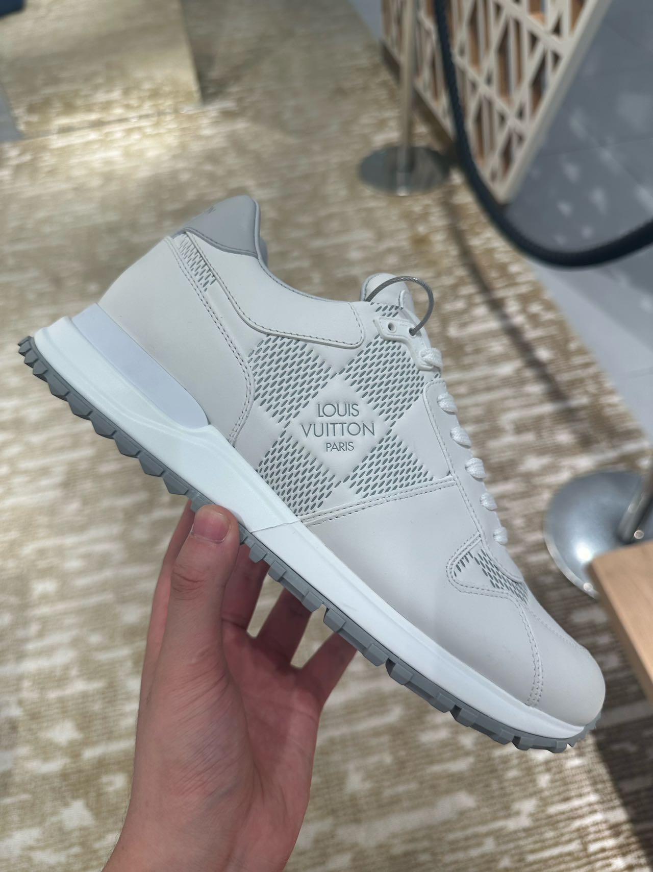 全新未使用 LouisVuitton/路易威登 LV  运动鞋