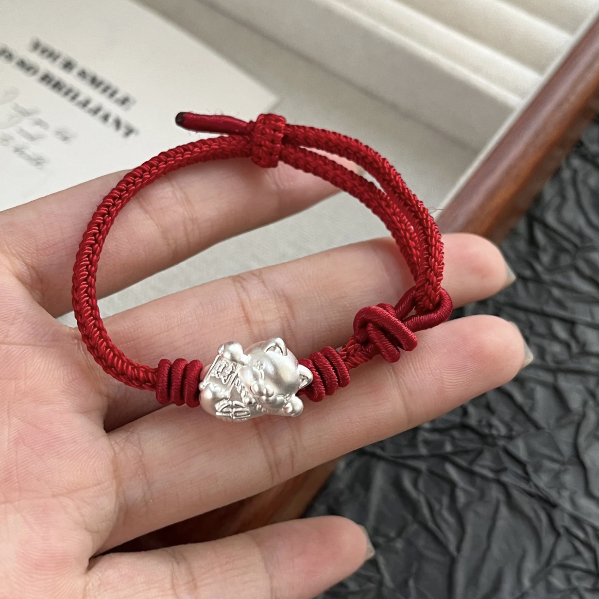 足银手链 足银999纯银手链招财猫可爱少女心红绳手绳