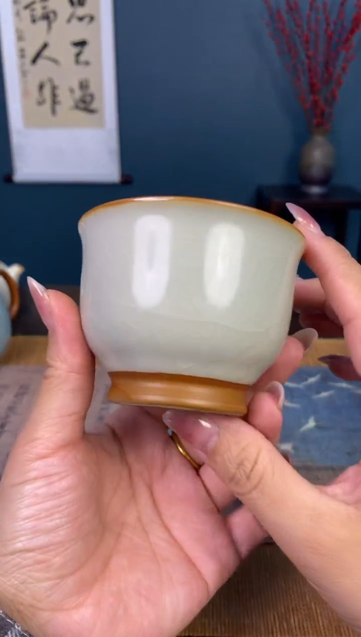 【闪购商品】瓷杯米黄汝窑小高杯