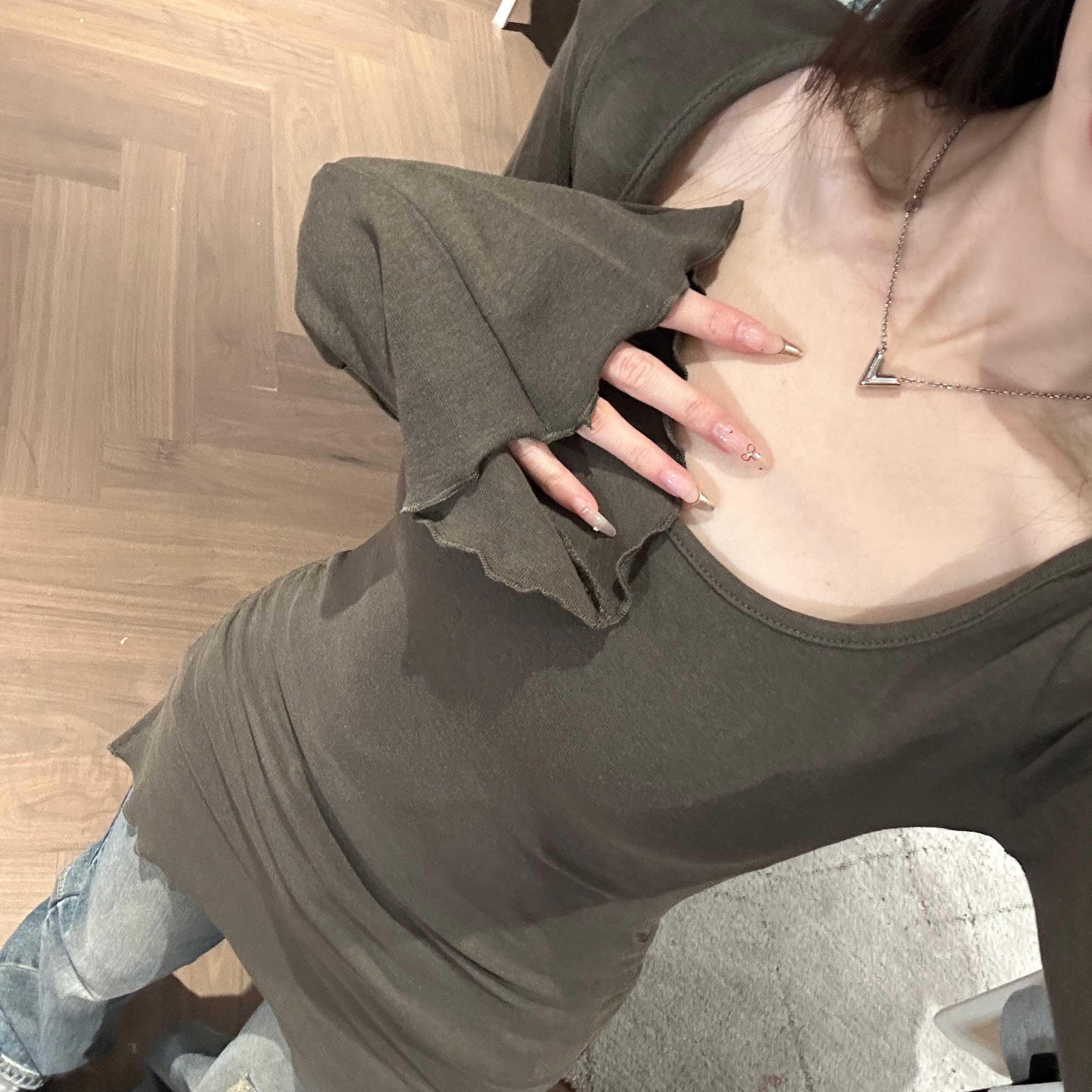 【YD】百搭修身显瘦大方领喇叭袖上衣女韩版长袖褶皱打底衫7835