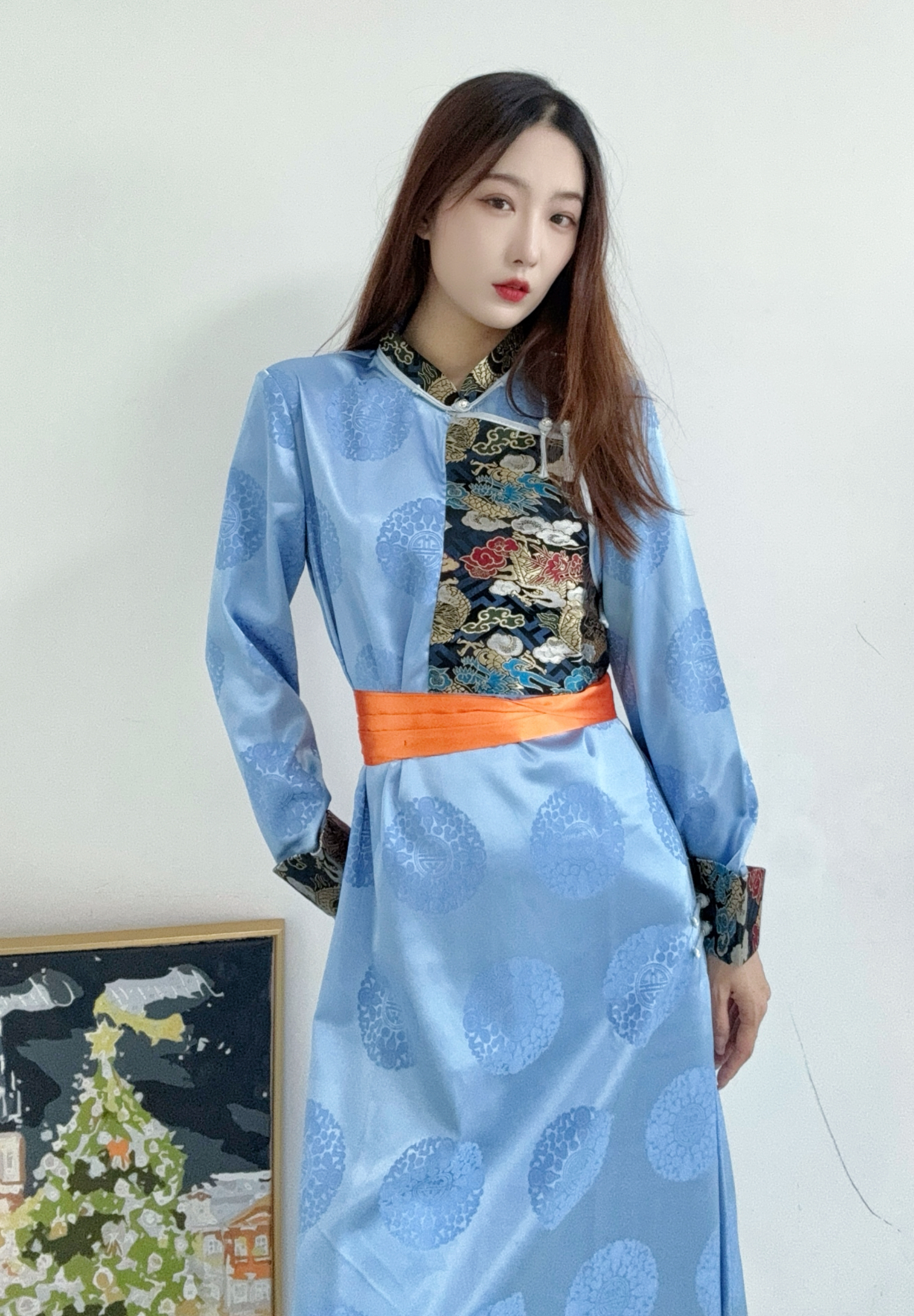 蒙古族团花民族服饰 传统重工提花长袍