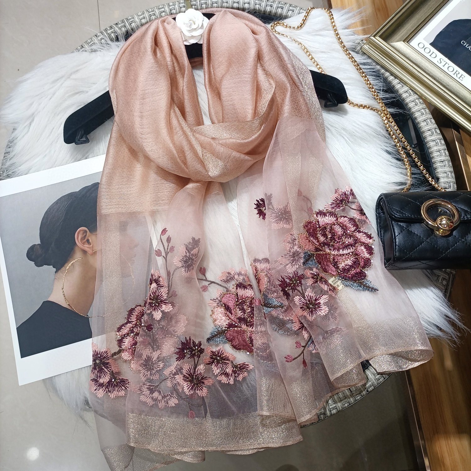 A310-粉色微瑕 刺绣桑蚕丝羊毛围巾丝巾披肩通用