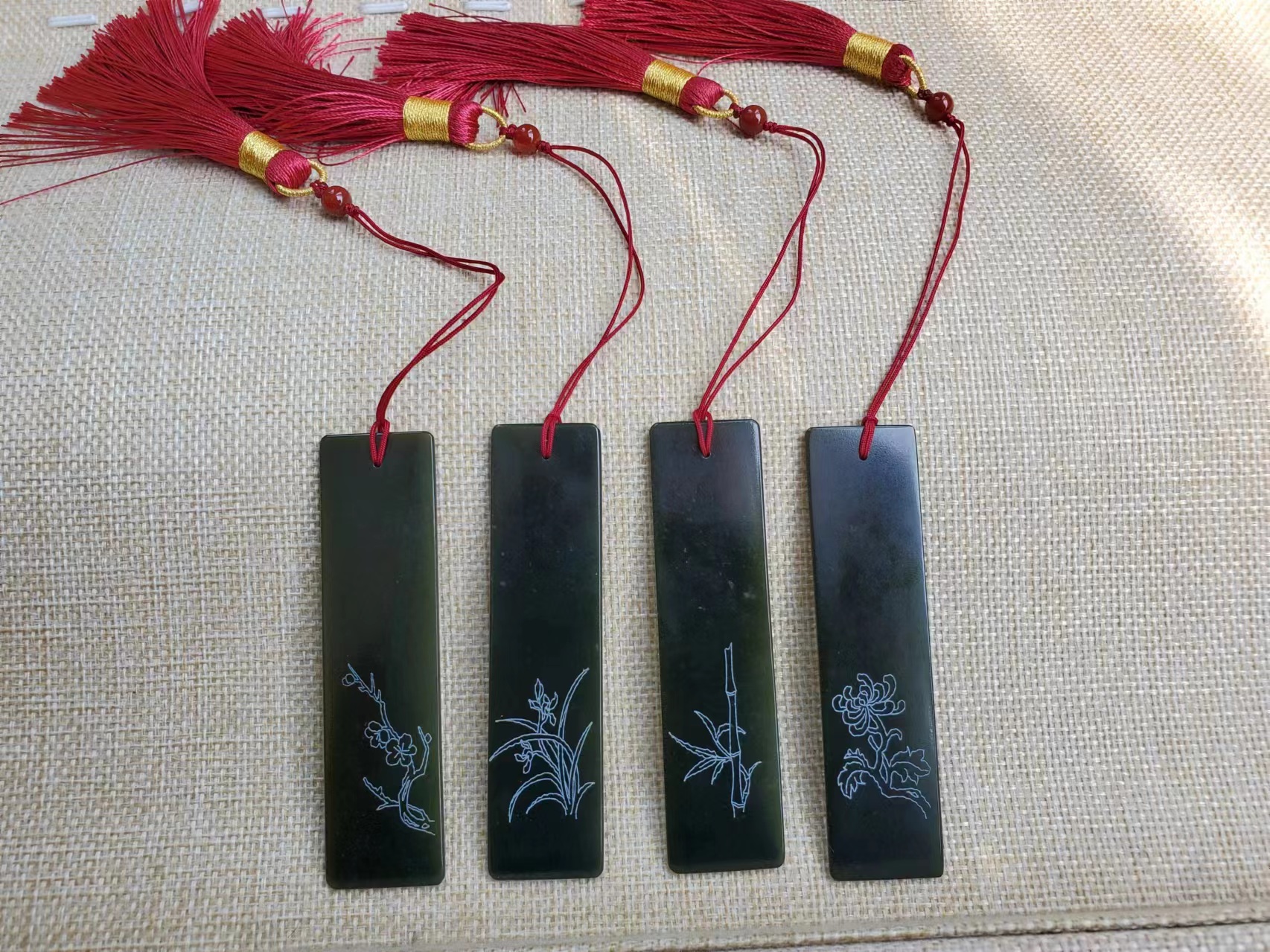 梅兰竹菊四君子：青玉书签