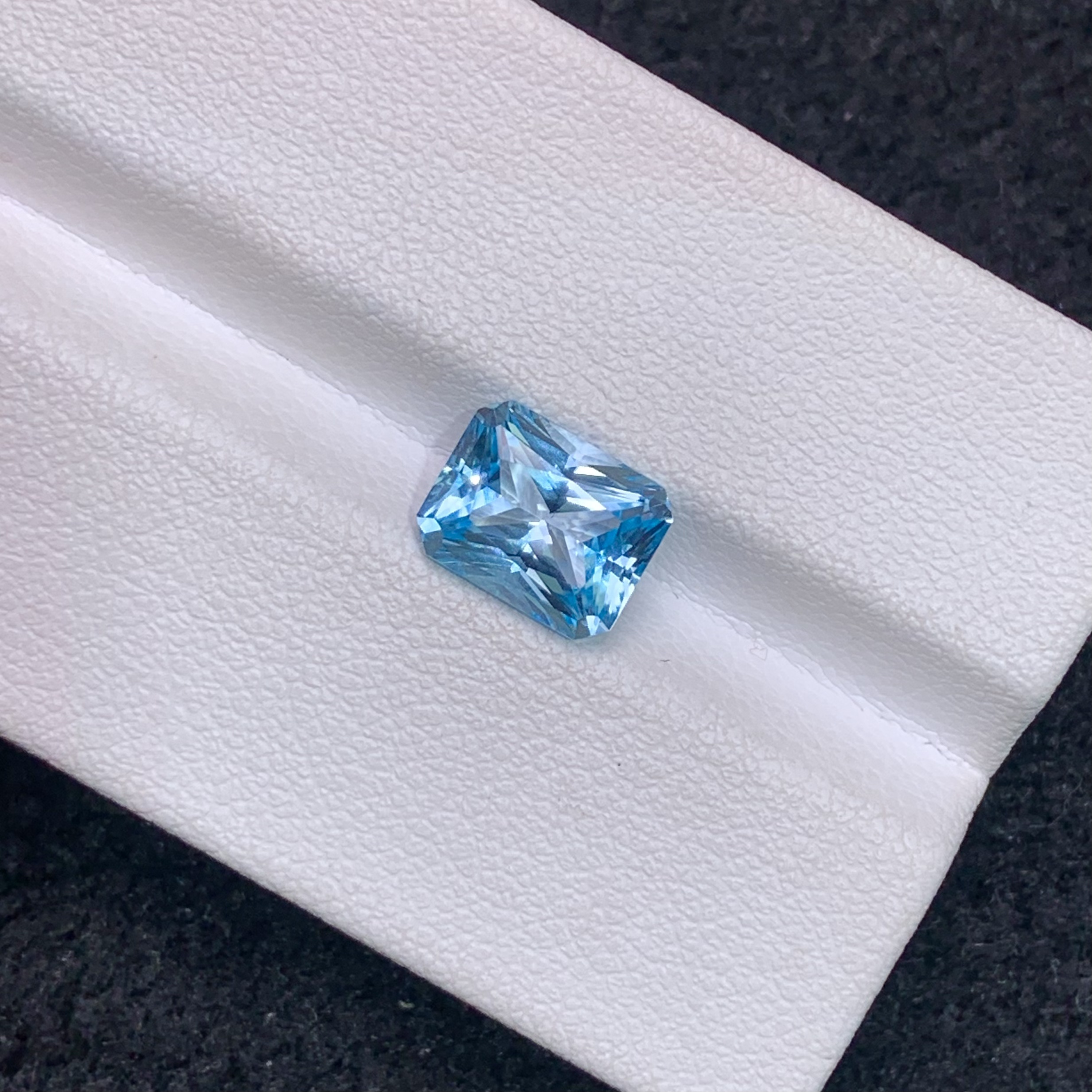 3.克拉左右天然圣玛利亚天空蓝托帕石裸石长方形雷迪恩切尺寸7x9