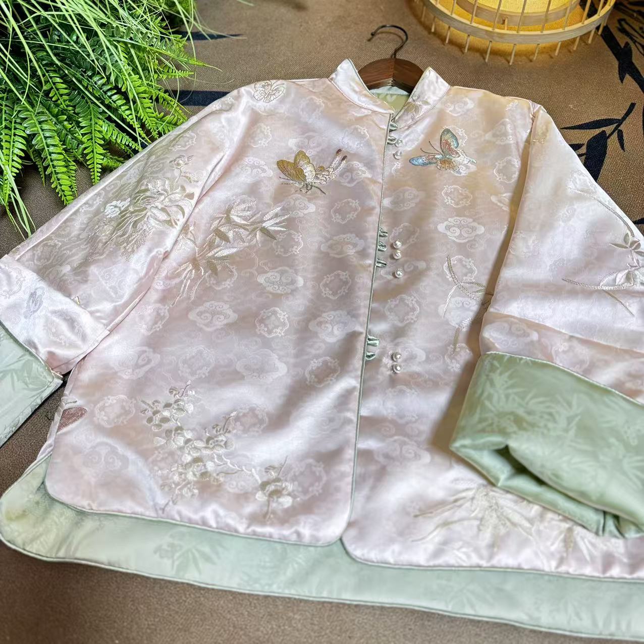 单款红人上新棉袄新中式国风外套女高级感蝴蝶花显瘦重工刺绣上衣