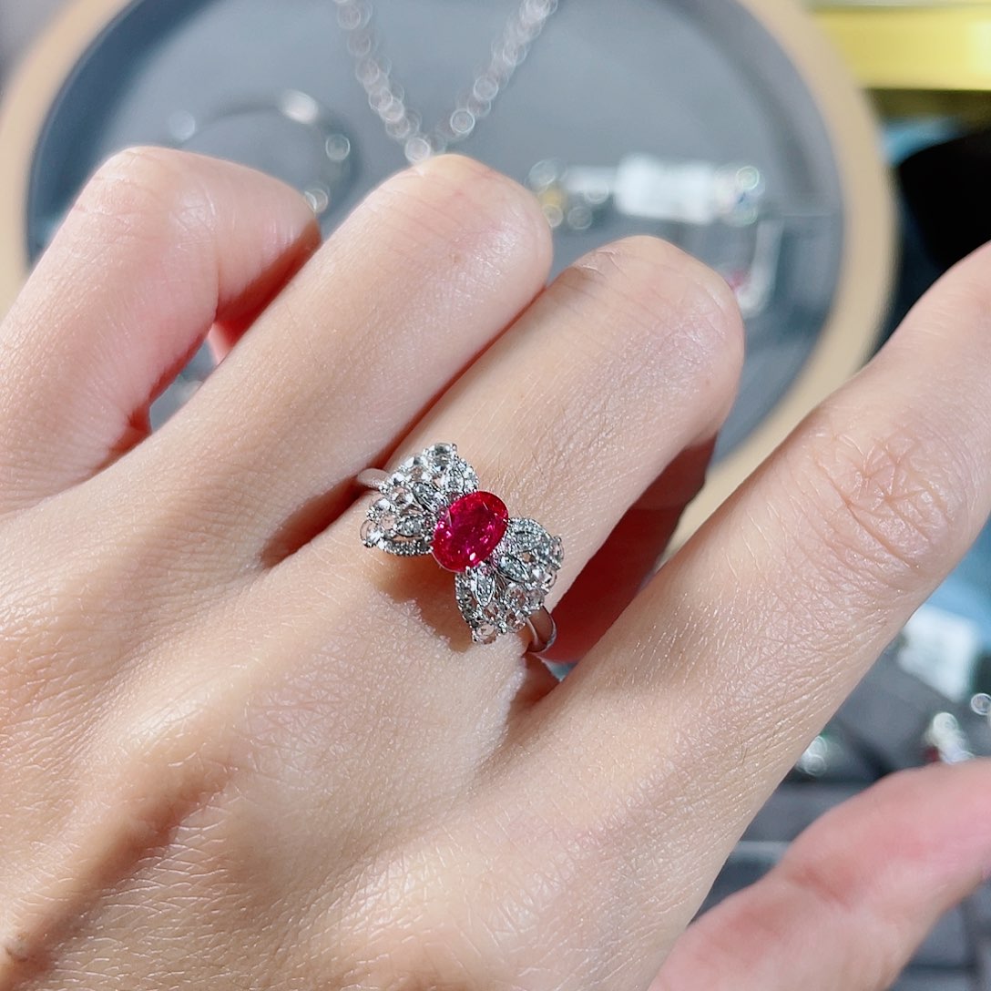 红宝石戒指18K金镶嵌无烧