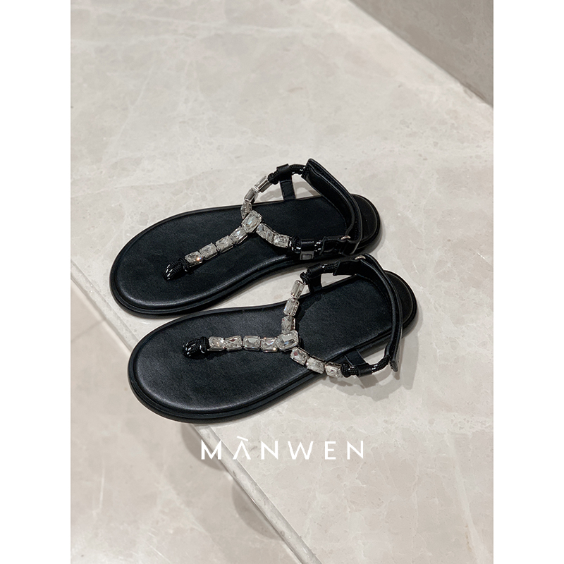 【曼文kiki】“精时尚钻条平底夹趾凉鞋  MANC461