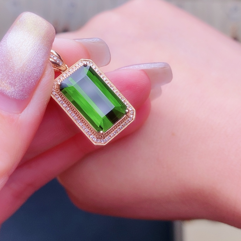 【闪购商品】碧玺吊坠18K金镶嵌双**猫