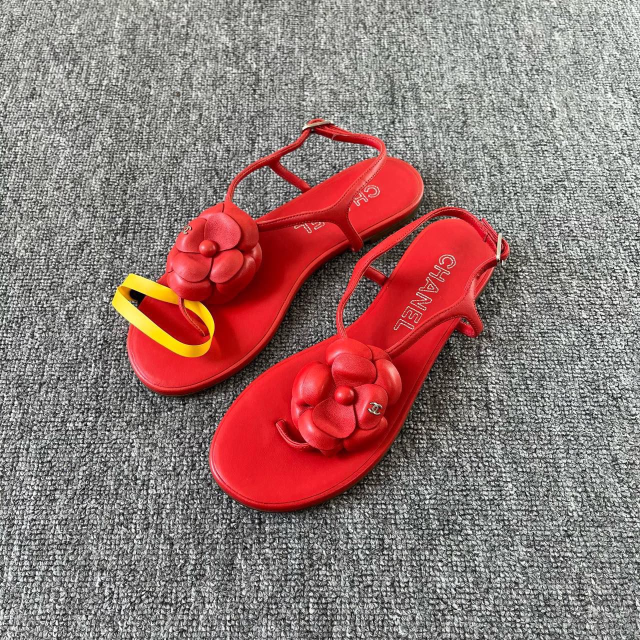 95新 Chanel/香奈儿 纯色平底凉拖鞋 38码/2143