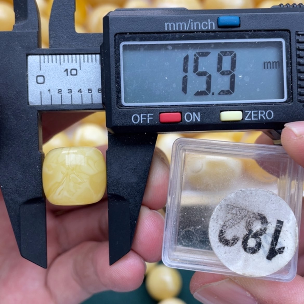【闪购商品】琥珀裸石未镶嵌