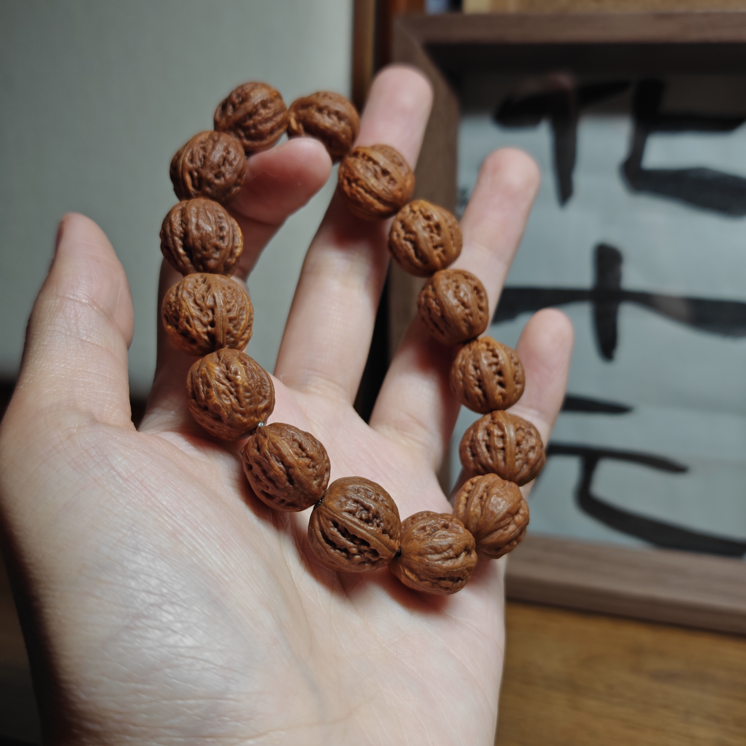 化十猿女生文玩｜1.3小尺寸秋子核桃手串带黄具体数据看详情