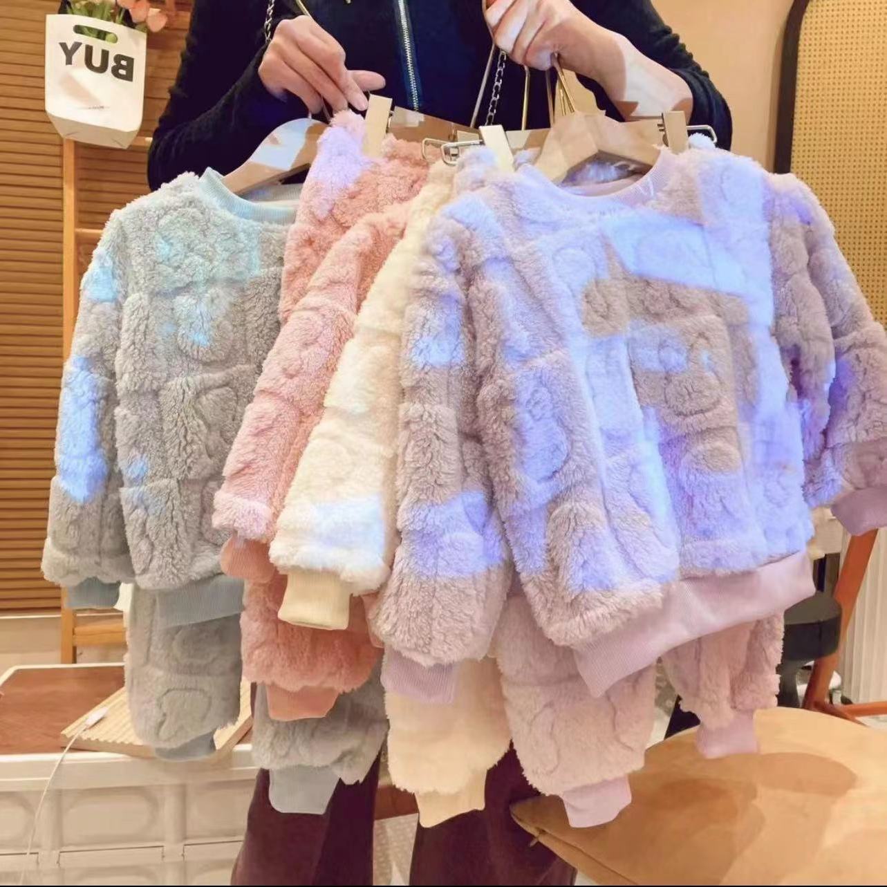 热卖【加厚加绒】儿童保暖色睡衣法兰绒加绒家居服秋冬季童装