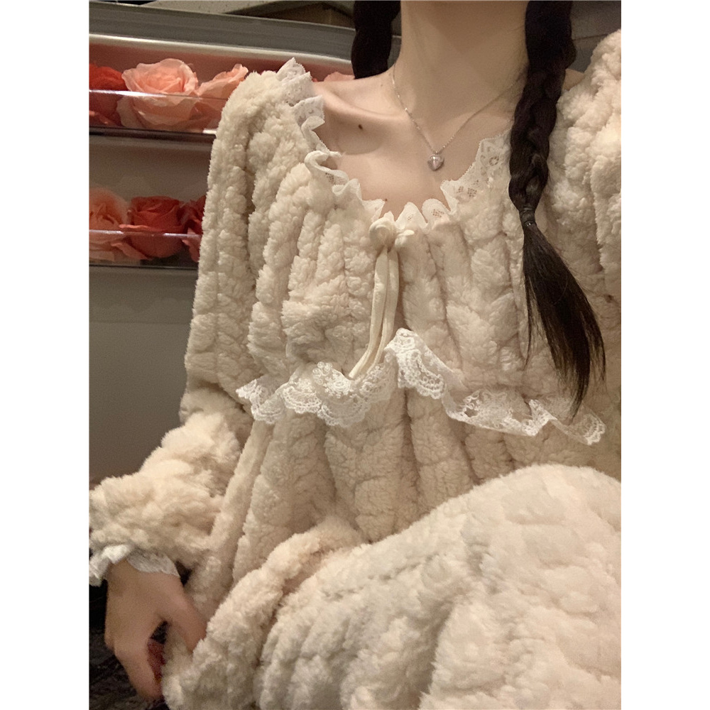 新款冬季洋气公主风睡衣女珊瑚绒甜美法兰绒加绒加厚家居服两件套