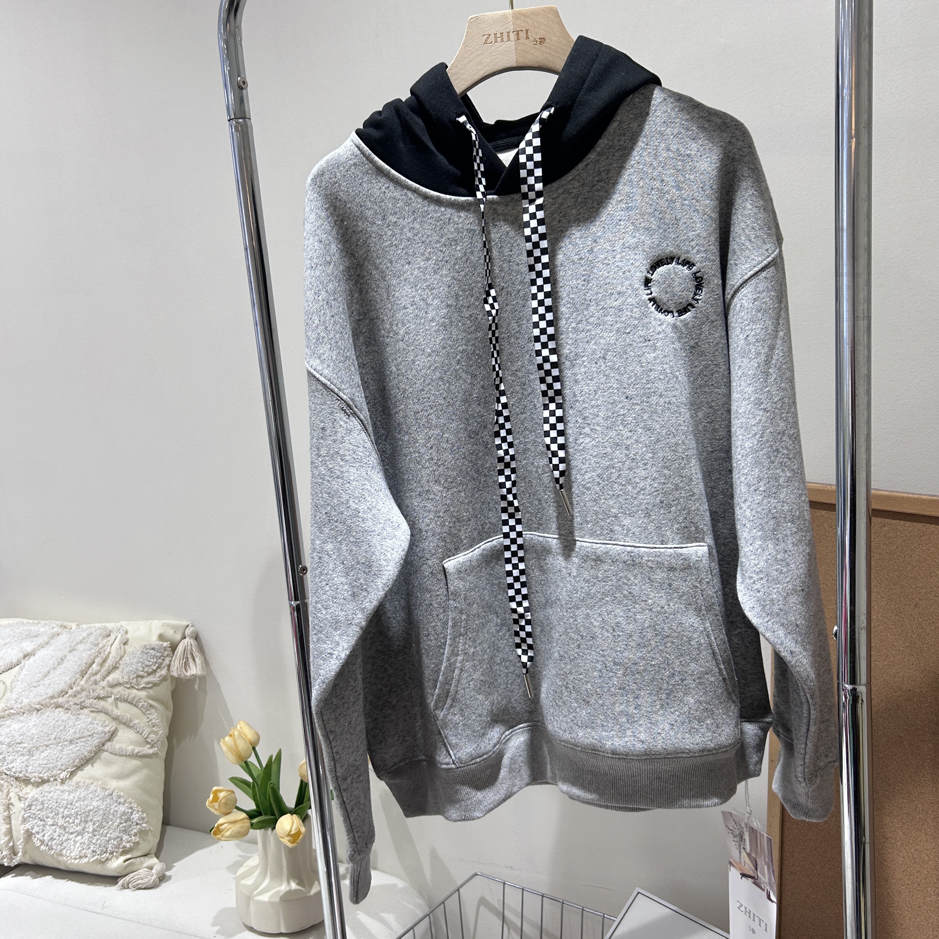 2680 撞色连帽加绒刺绣卫衣