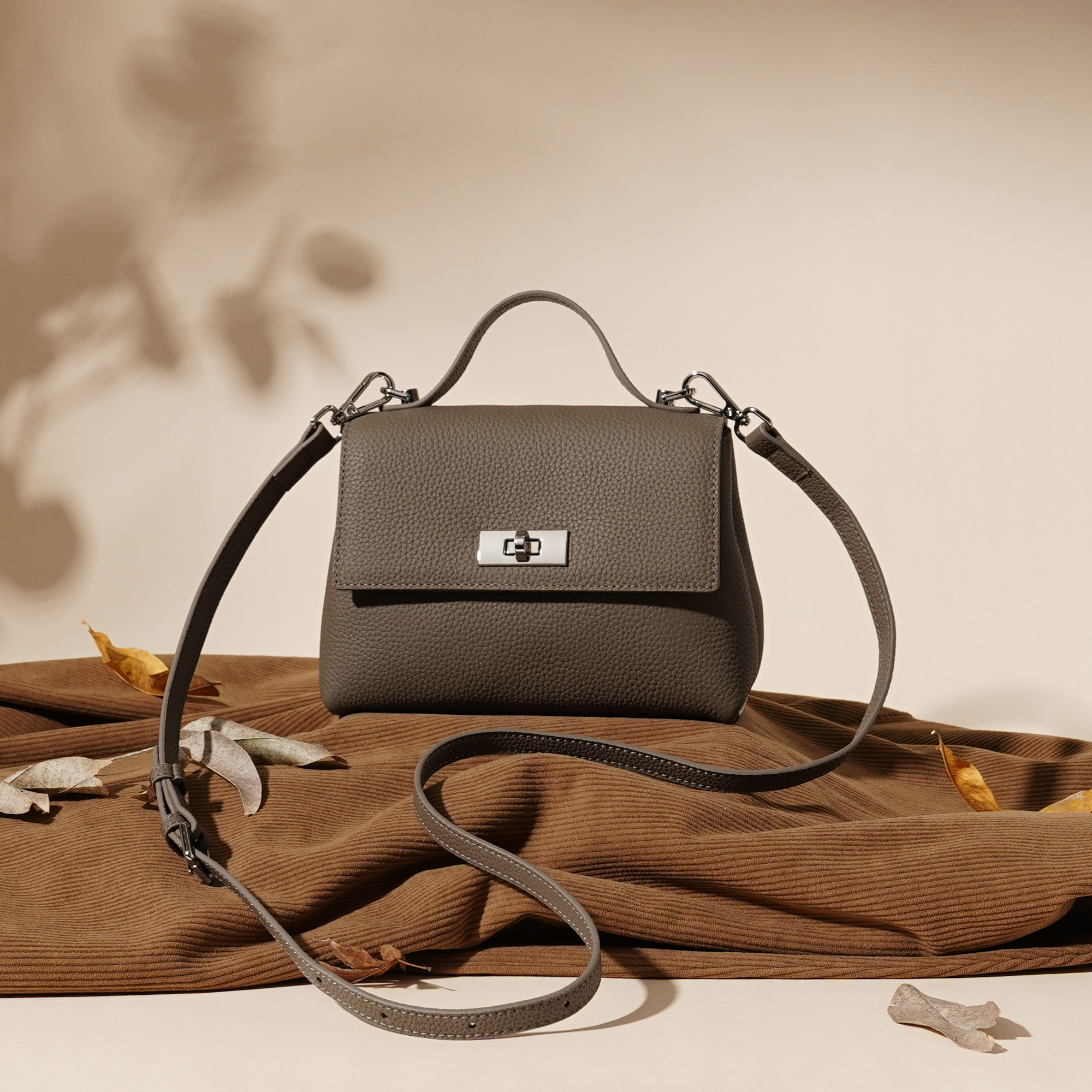 【孙老师专属】岩牛2025轻奢女士简约百搭时尚单肩斜跨凯丽包YN3513