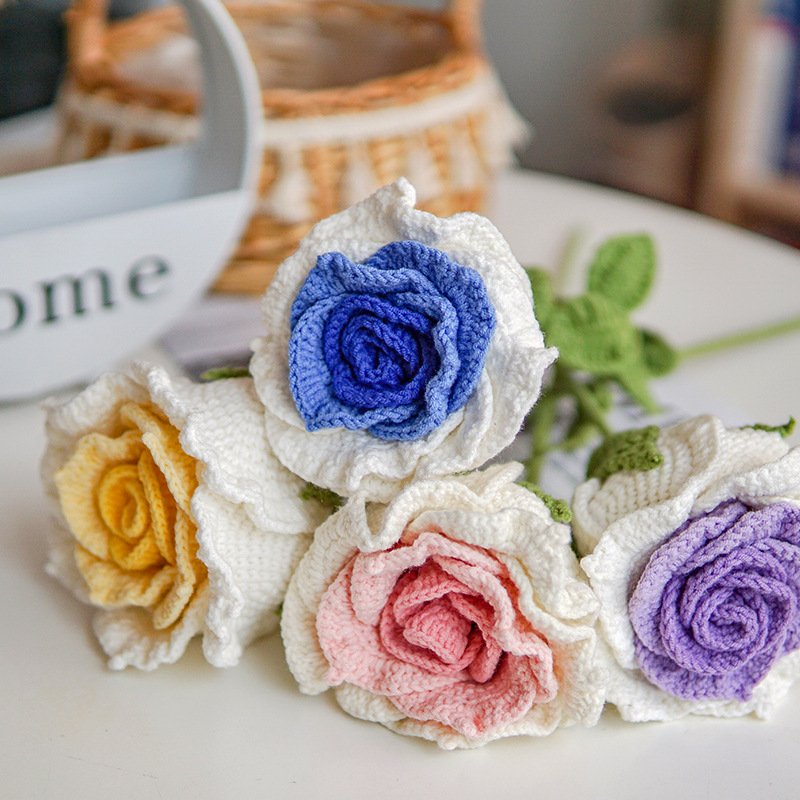 手工编织花束泰国玫瑰永生花束仿真花毛线花束成品送女闺蜜礼物