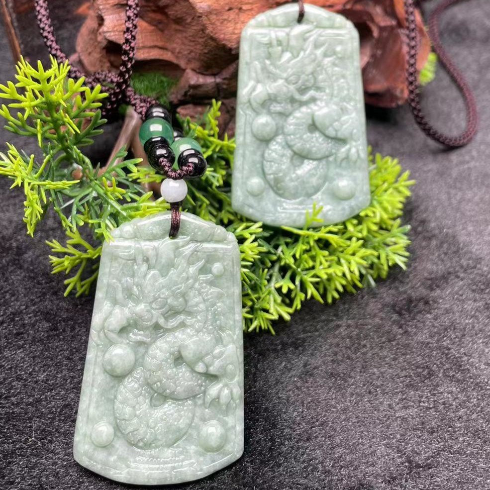 天然缅甸A货翡翠 zf精美精雕山龙牌 （多样性发其一）GS835