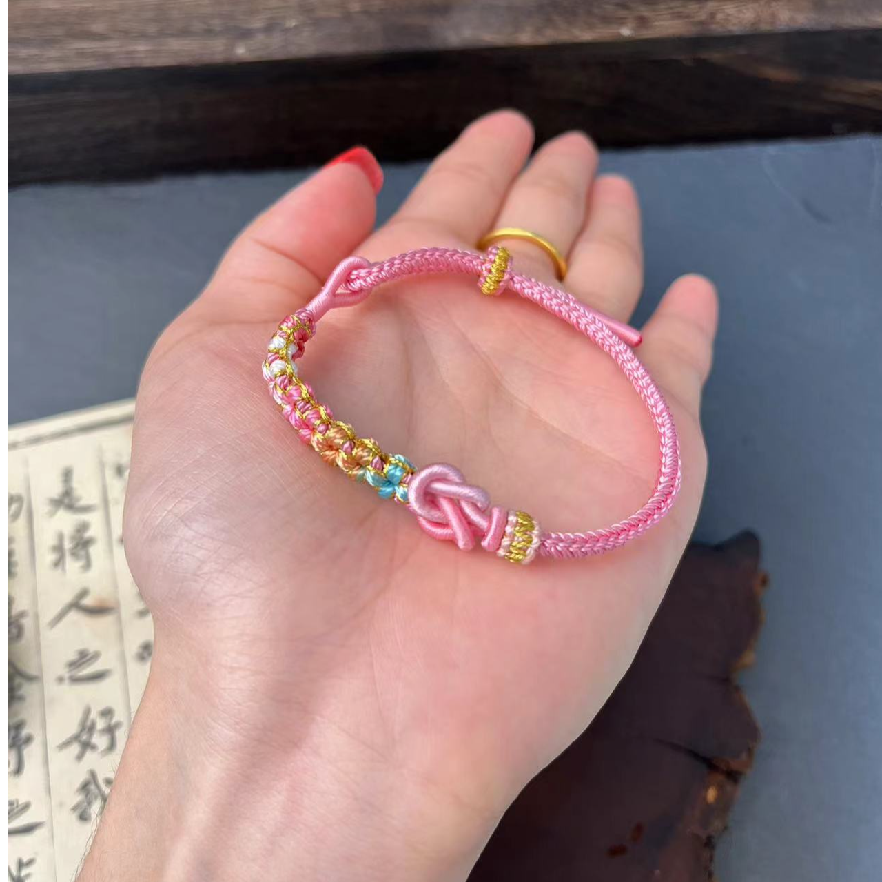 非金属布艺手链 2026马年手工编织桃花结情侣手链