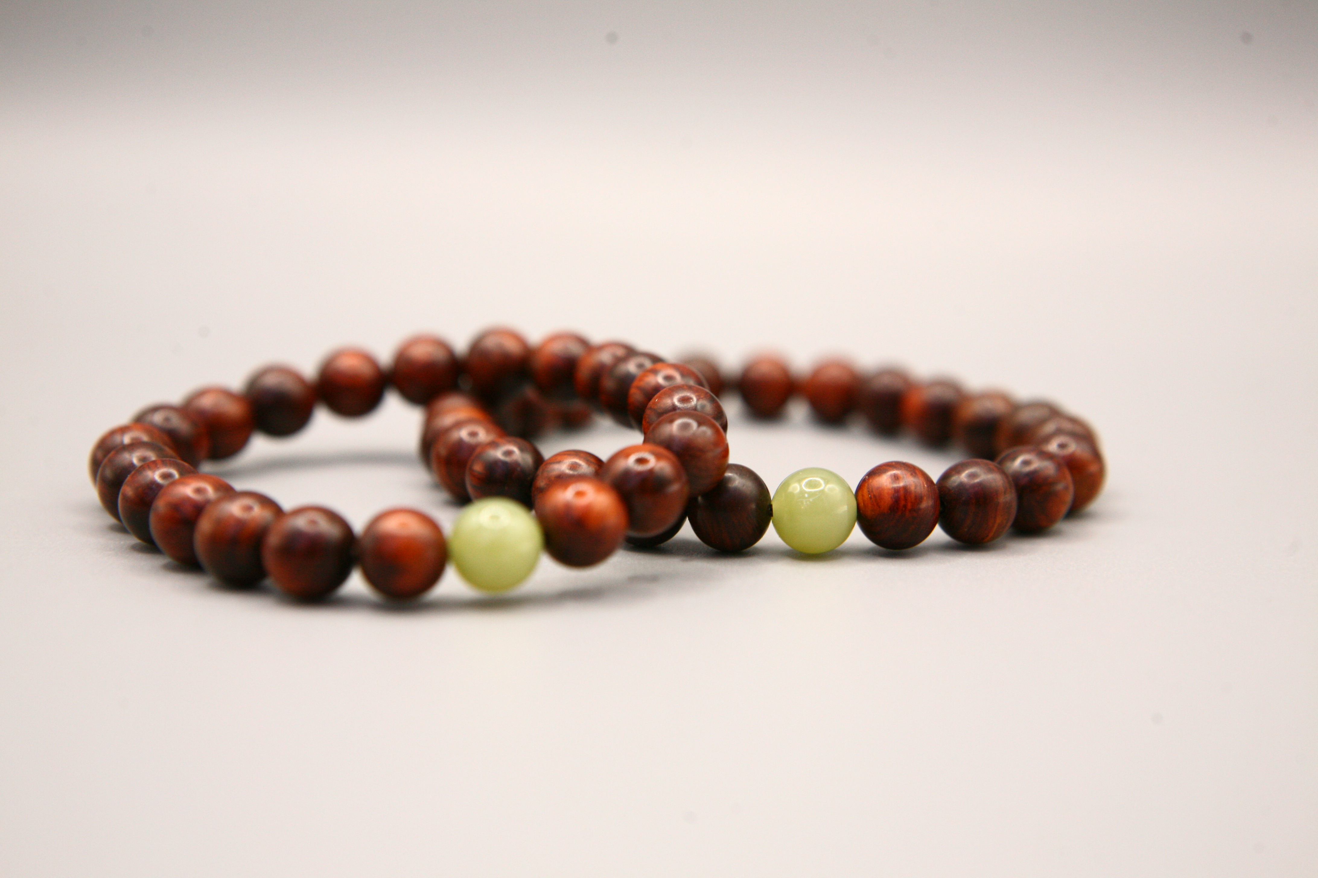 精品海南黄花梨手串 0.8cm*22+1颗