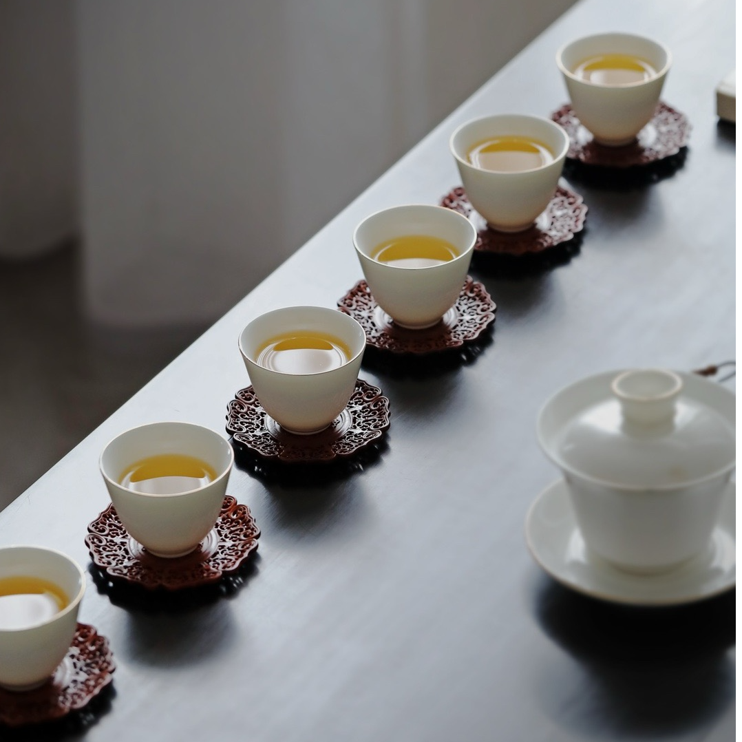 【透雕缠枝莲纹】故宫藏  小叶紫檀杯垫