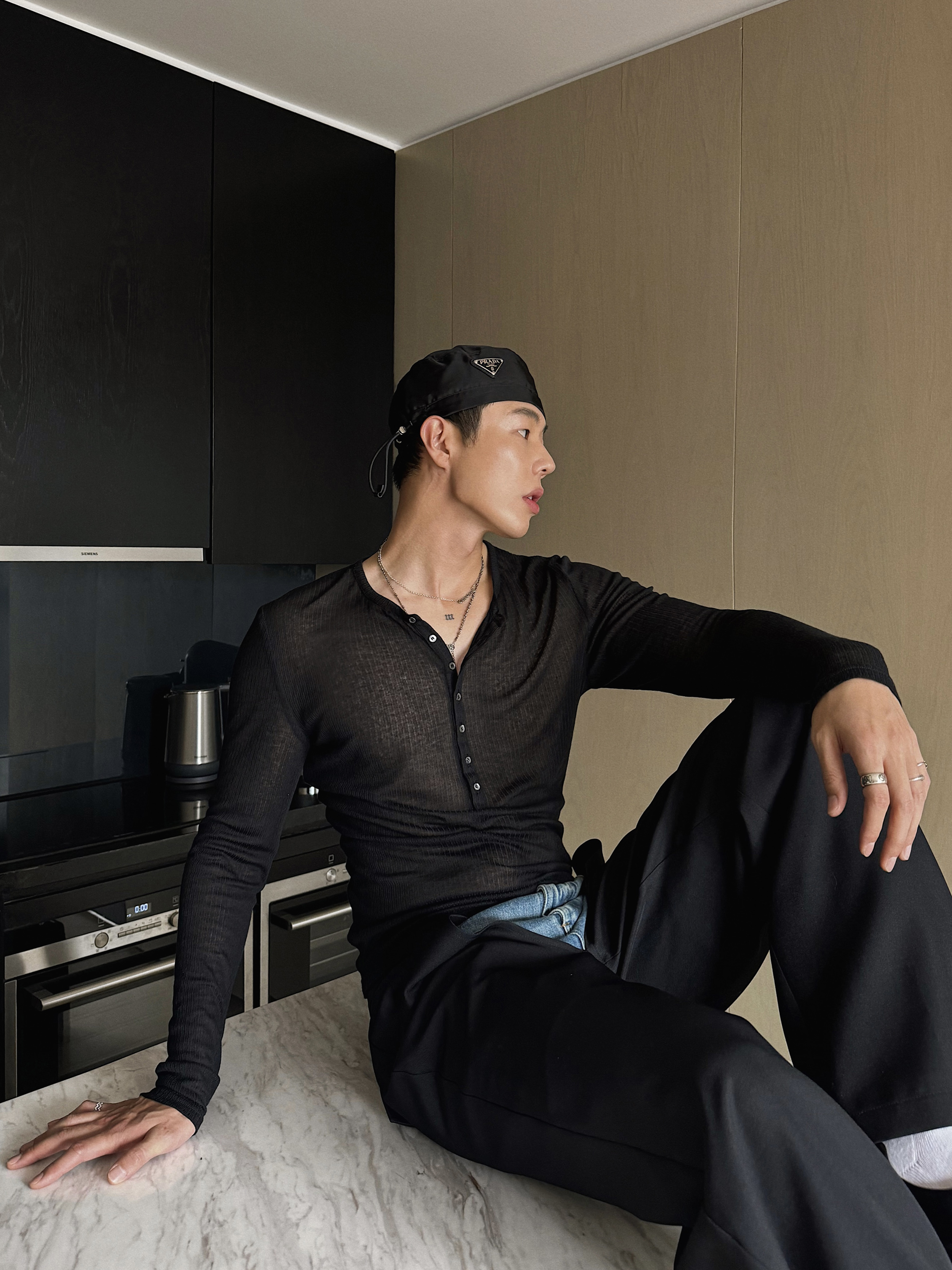 weave 闭眼入系列 黑色修身显瘦摩登设计感V领polo长袖打底男女