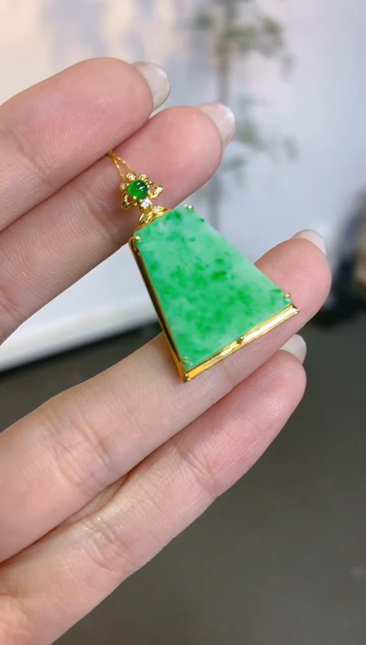 【闪购商品】翡翠颈饰18K金镶嵌无事牌