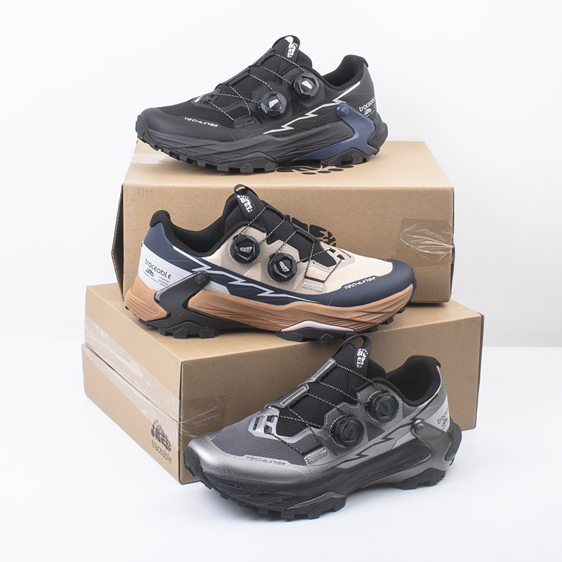 徒步登山党入！高端男女三纽扣防泼水防滑户外徒步登山鞋战术靴