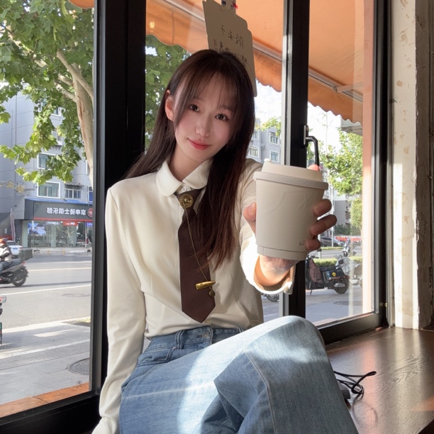 阿玛施【云朵慕斯】新款修身衬衫长袖纯色通勤百搭女5300528上衣
