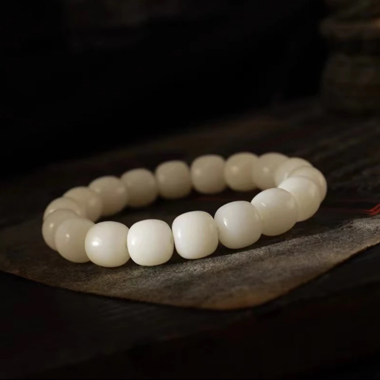    经典气质白色手链男女同款手工穿织A6