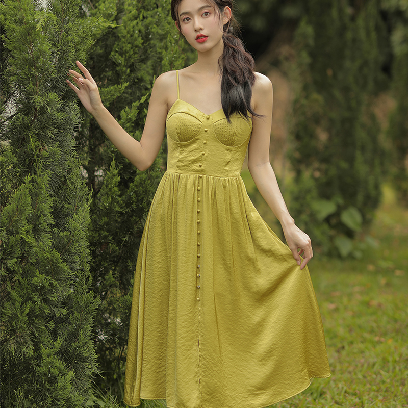 奈良绝美裙子女夏季法式吊带连衣裙2025新款长裙沙滩裙海边度假仙