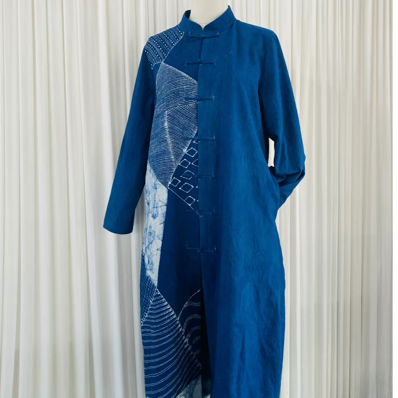 蓼蓝之恋新款棉麻手工植物染蜡染拼接盘扣长款夹层女装气质蓝色