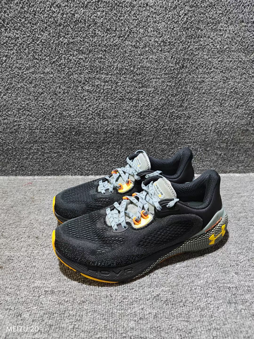 二手41码 安德玛/Under Armour Hovr Machina 3 跑鞋