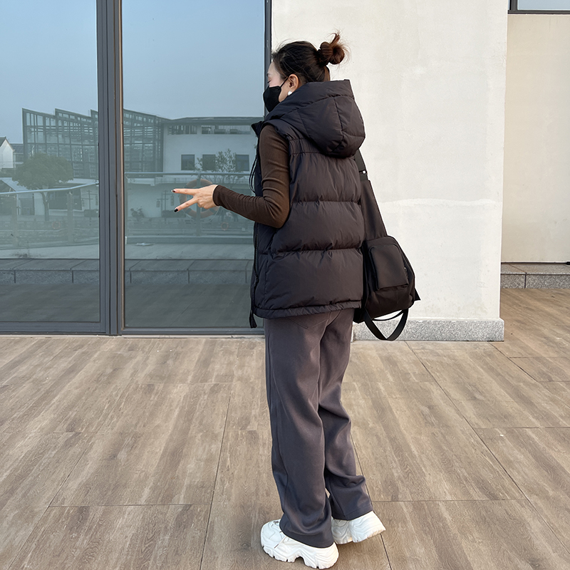 白鸭绒马甲女2025秋冬新款连帽加厚宽松短款坎肩时尚马夹外穿