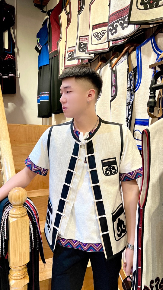 少数民族彝族常规款马甲马褂