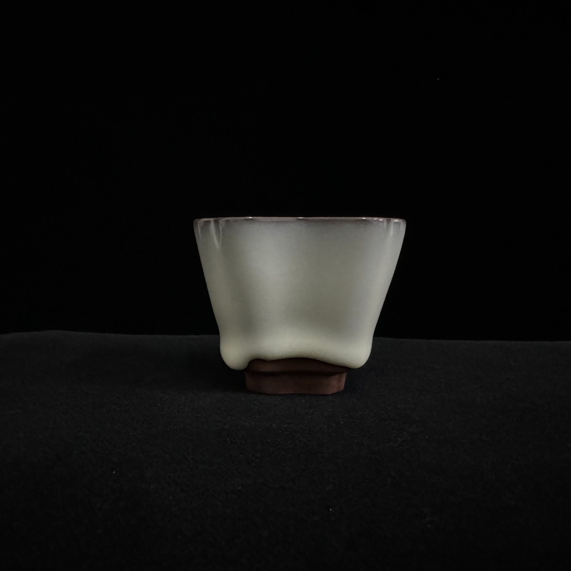 瓷源阁 龙泉窑青瓷 猪油冻 四方抽角斗笠 高档茶器道具 茶杯