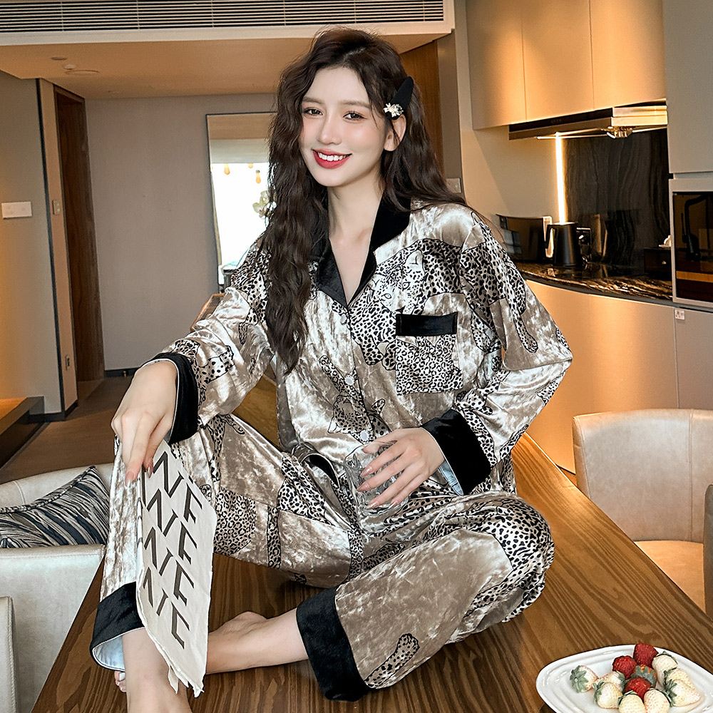 金丝绒睡衣女春秋季2024年新款长袖可爱卡通秋冬家居服套装可外穿