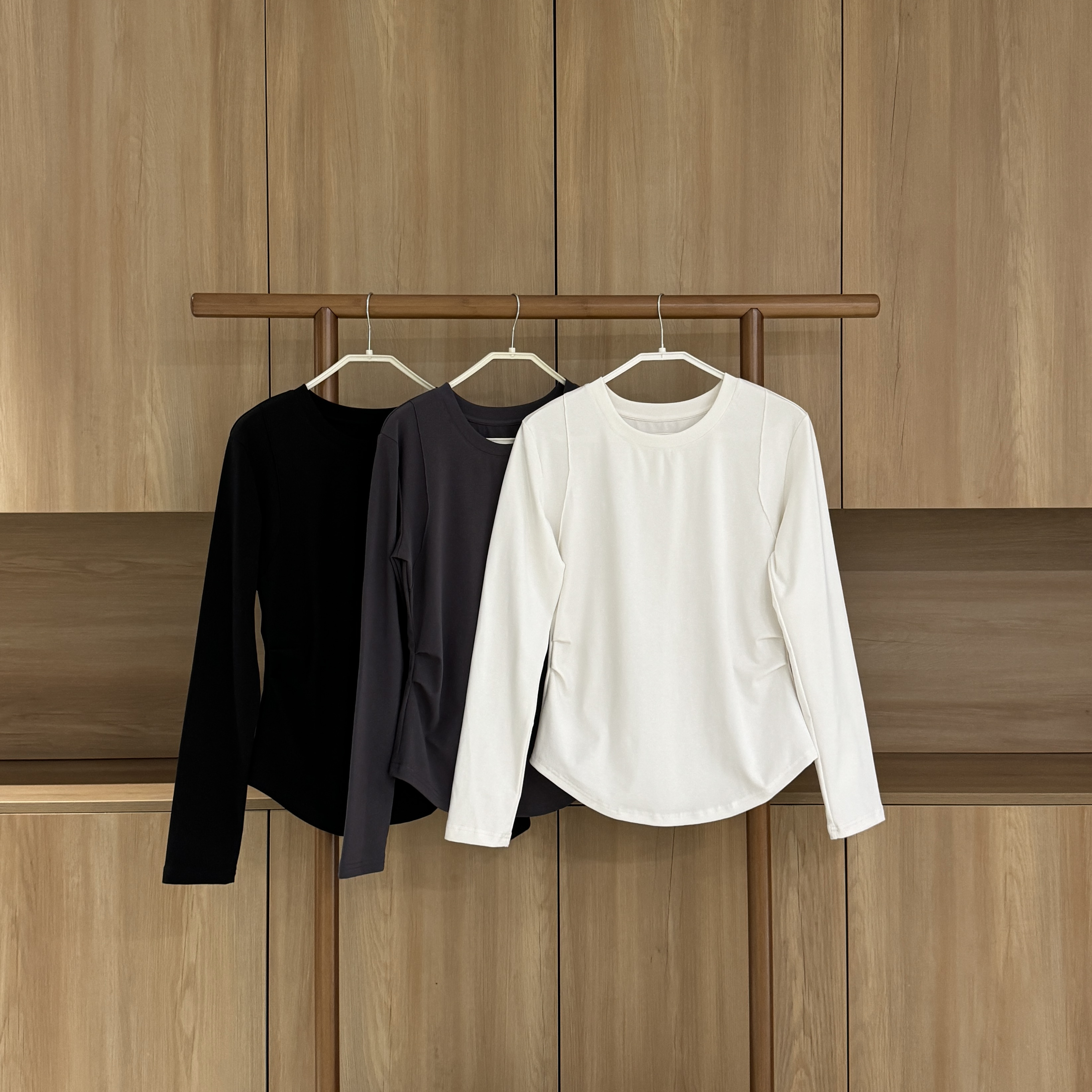 白色秋冬新款休闲百搭显瘦纯色圆领长袖T恤内搭褶皱透气打底衫