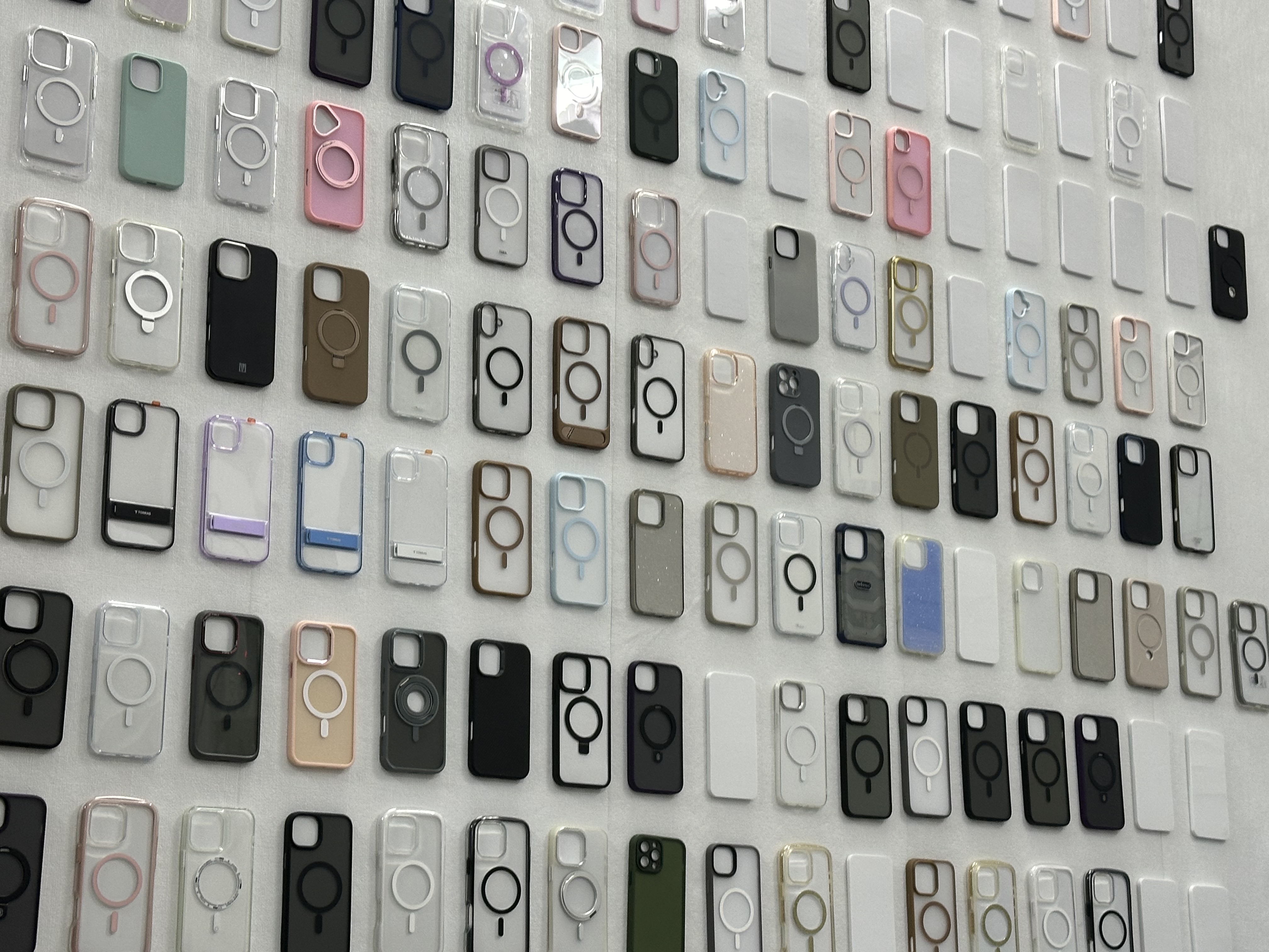 一组大品牌苹果手机壳iPhone16promax透明