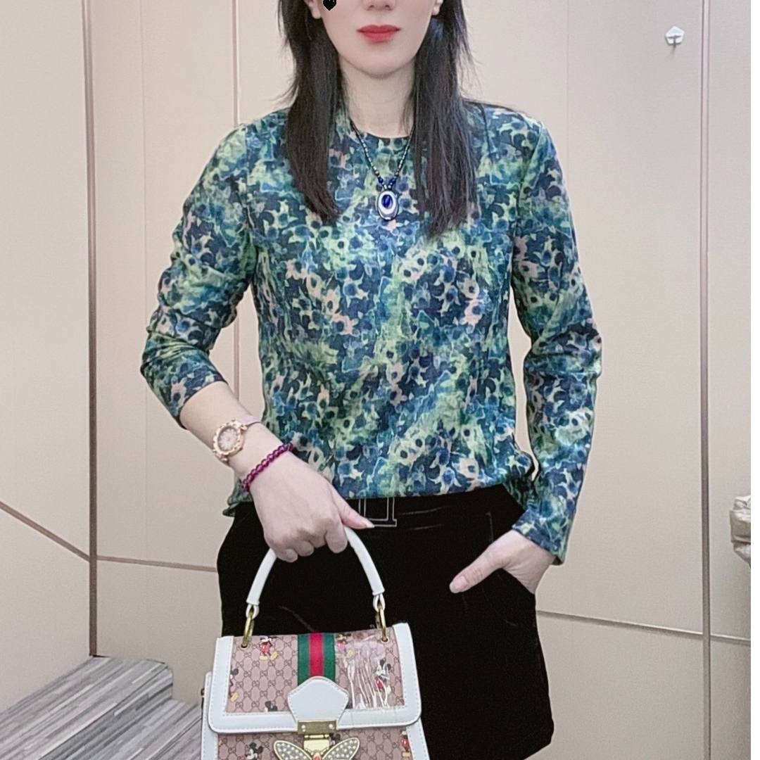 洋气外穿圆领t恤女2025春季新款扎染绿洋气宽松打底衫外穿上衣女T