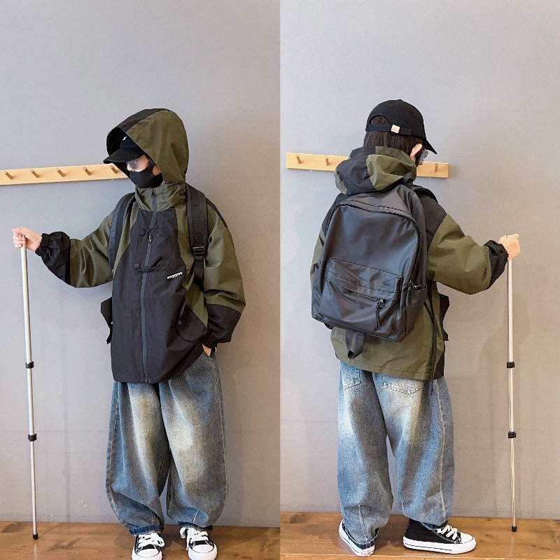 男童连帽户外冲锋衣外套秋季新品