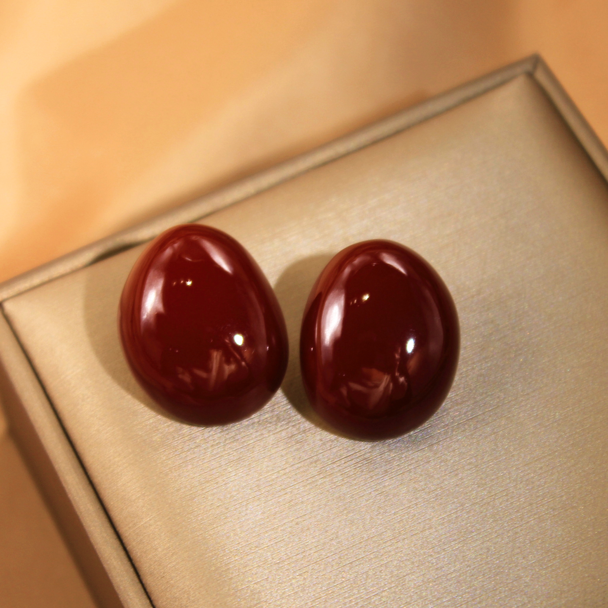 铜合金耳饰 简约大气新年红色耳钉2025新款气质百搭小众设计耳环